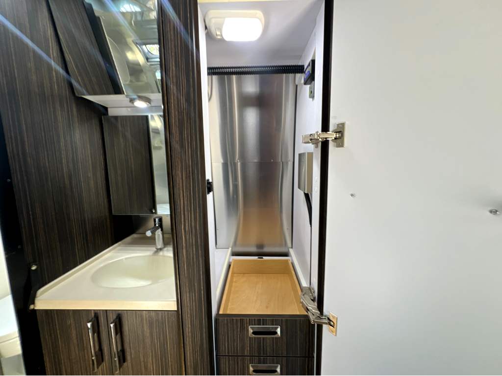 2017 AIRSTREAM INTERNATIONAL 19CB - Image 14
