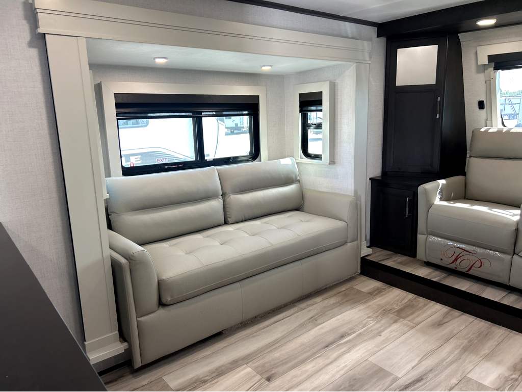 2026 Keystone ALPINE 3710FL - Image 16