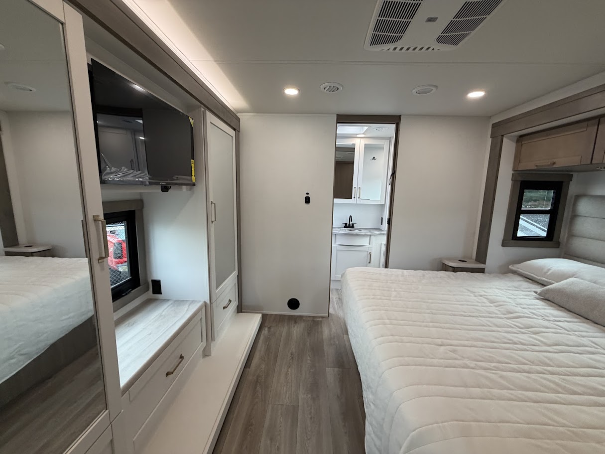 2027 JAYCO PRECEPT 36C - Image 55