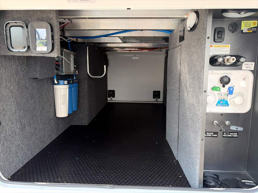 2027 JAYCO NORTH POINT 391TBBH - Image 5