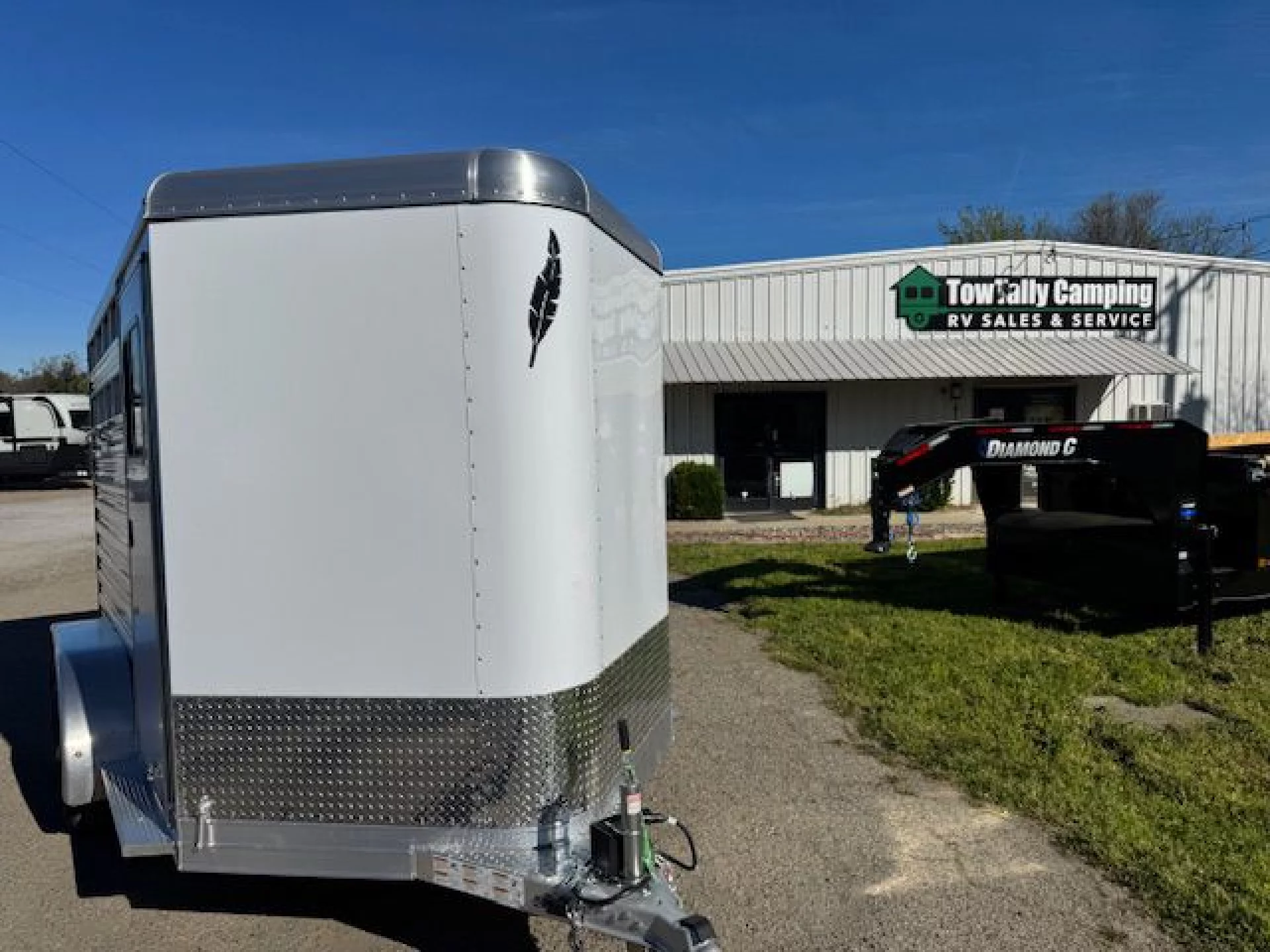 2026 FEATHERLITE FEATHERLITE 9651 2 HORSE SLANT PACKAGE B - Image 2
