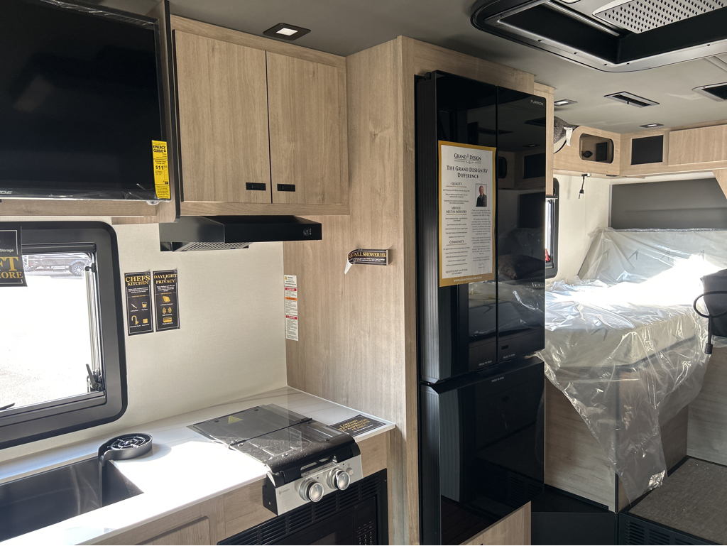 2026 Grand Design Lineage Series M 25TK - Image 11