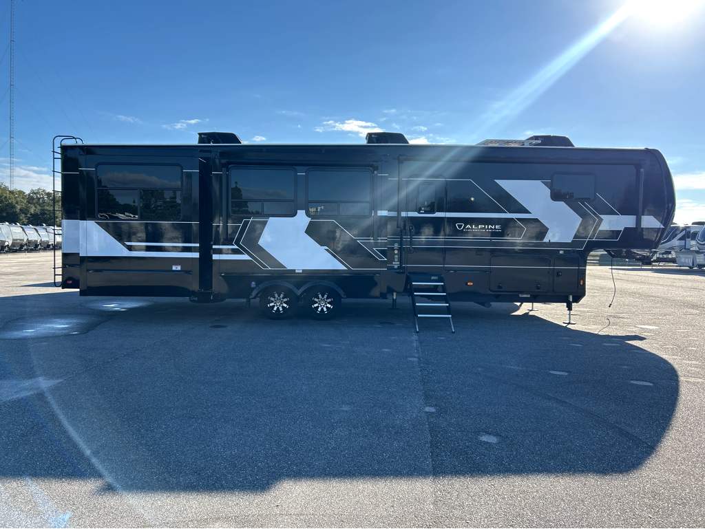 2026 Keystone AVALANCHE 366LS - Image 11