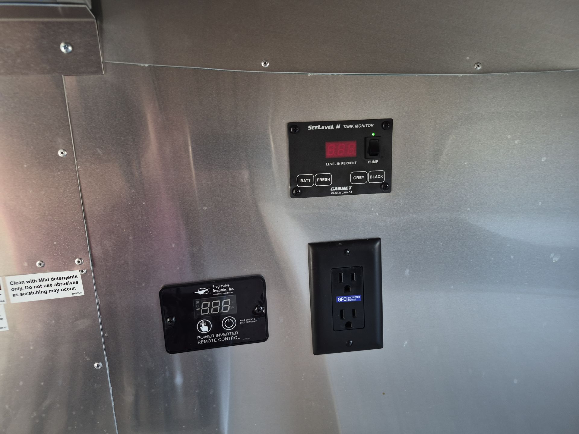2024 Airstream Caravel 20FB - Image 13