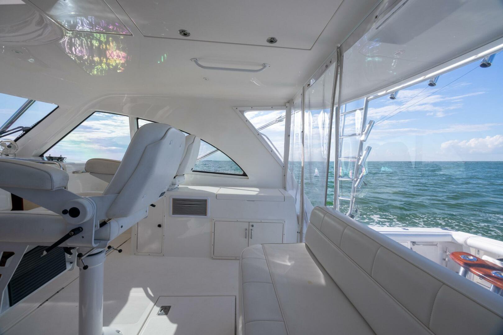 2012 Cabo 40 Express - Image 29