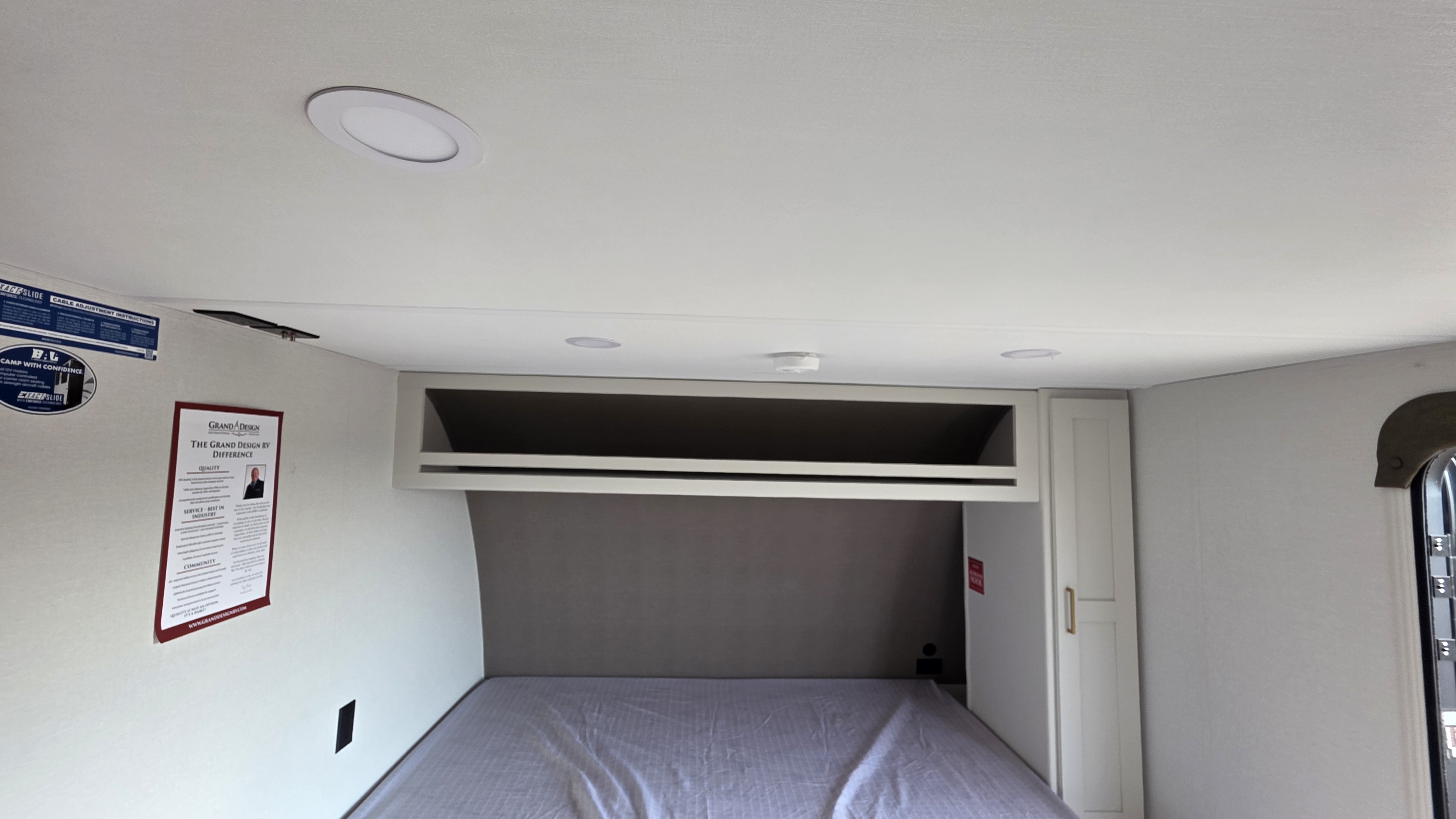 2027 GRAND DESIGN TRANSCEND 161DB - Image 22
