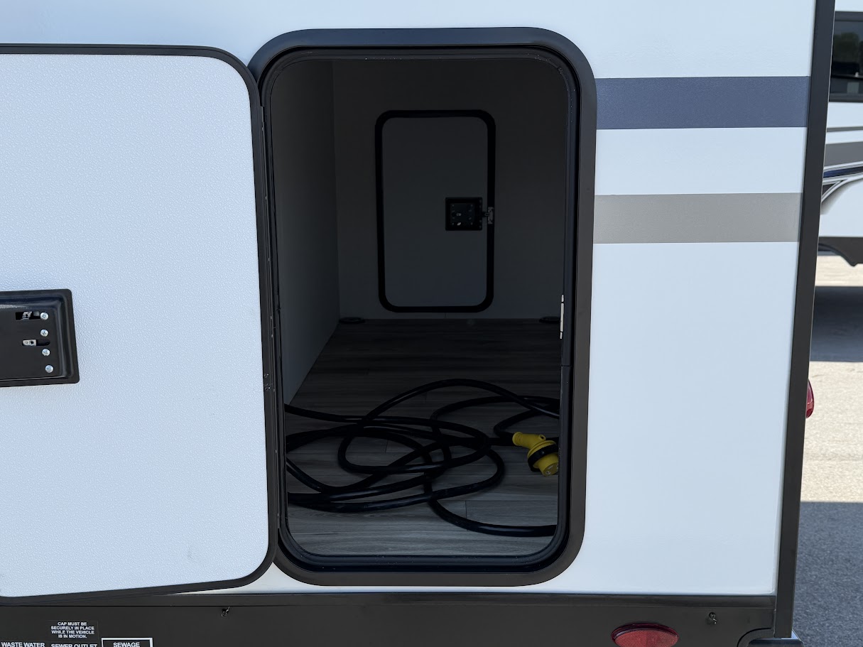 2026 VENTURE RV SPORTTREK STINGER 222VUD - Image 3