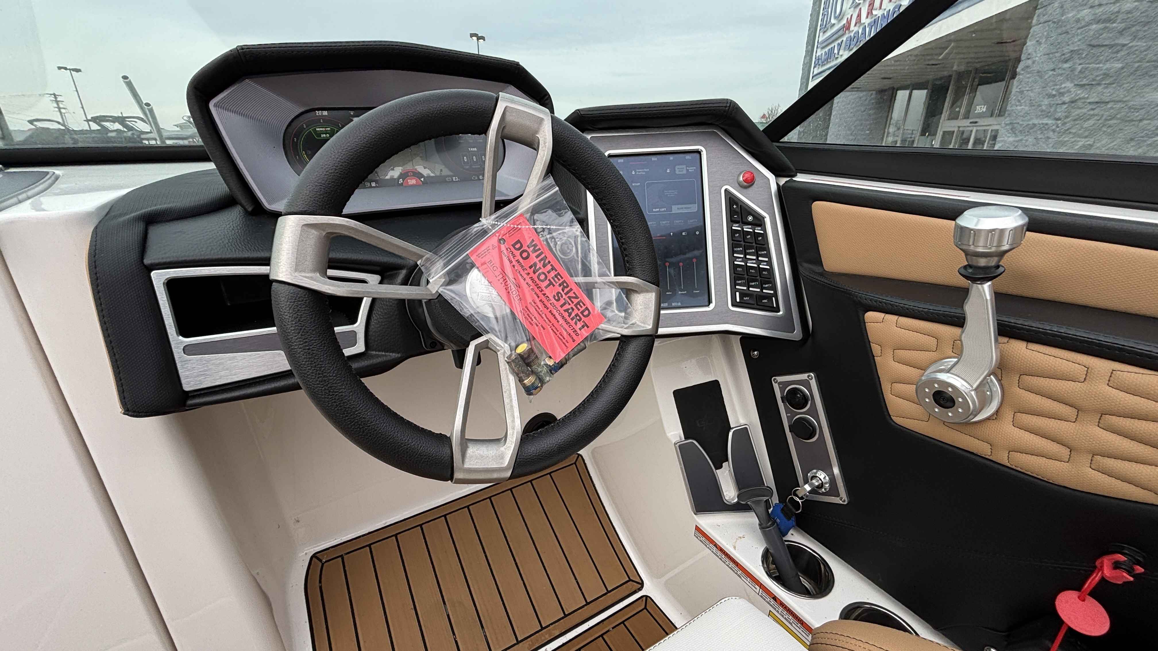 2022 MasterCraft X26 - Image 32