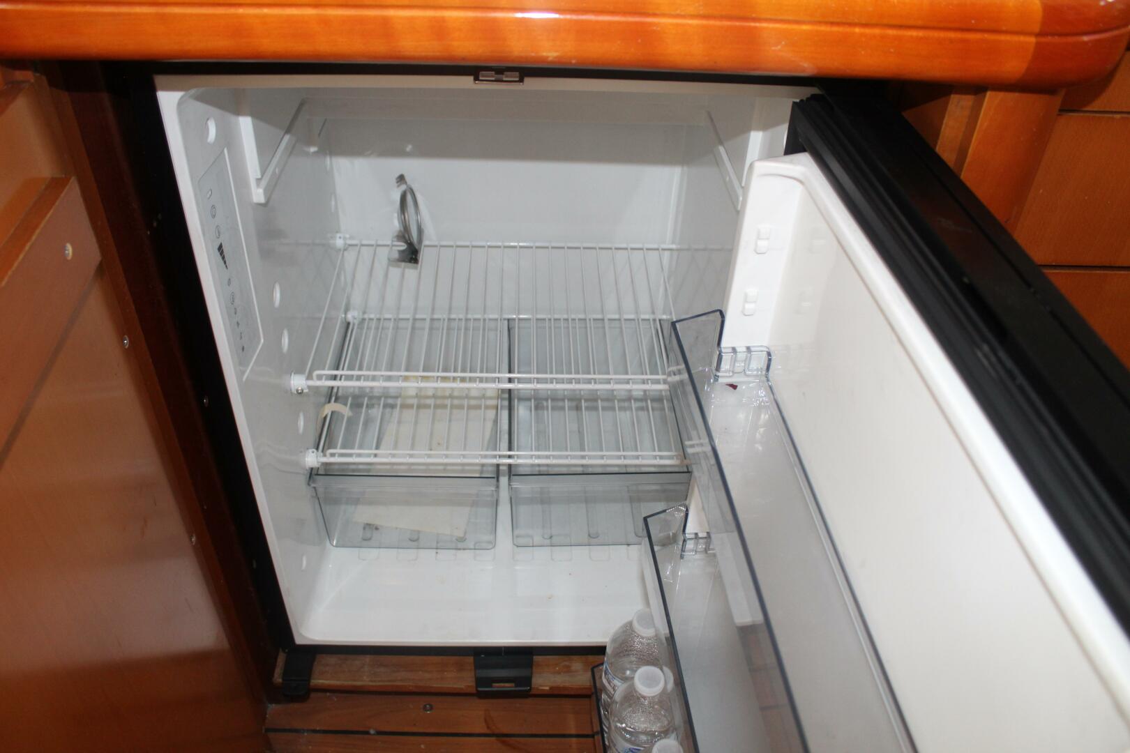 2004 Lagoon 43 Power Cat - Image 13