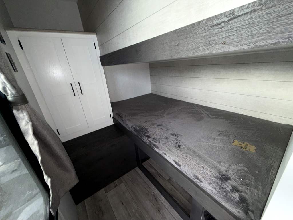 2026 VENTURE RV SIENNA 311VDB - Image 18