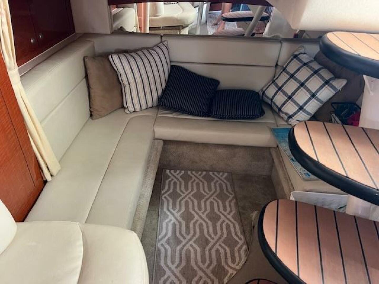2005 Sea Ray 320 Sundancer - Image 23