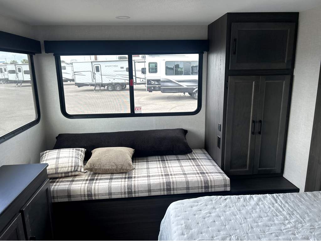 2026 VENTURE RV STRATUS 262VFK - Image 18
