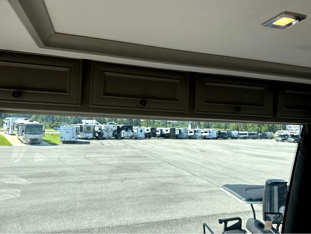 2027 TIFFIN PHAETON 40 RTH - Image 7