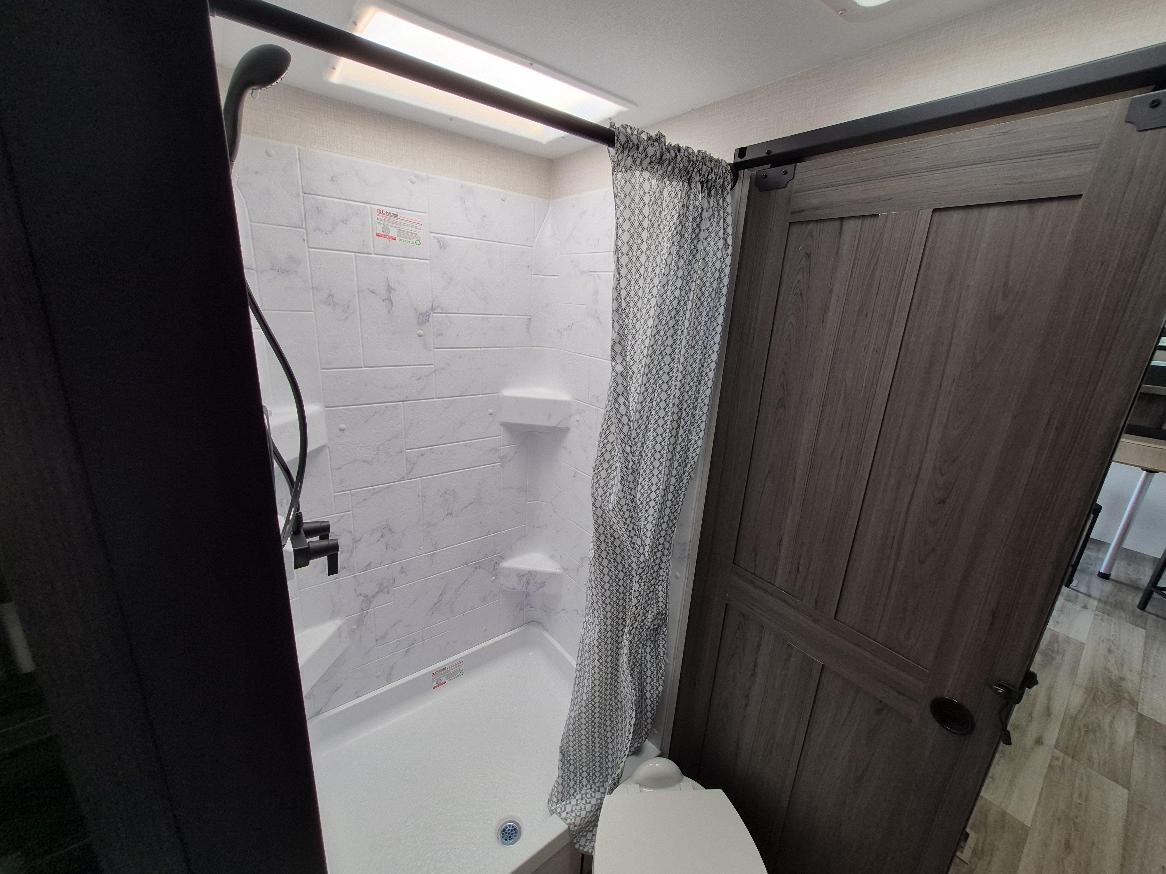 2026 VENTURE RV SPORTTREK 271VBH - Image 28
