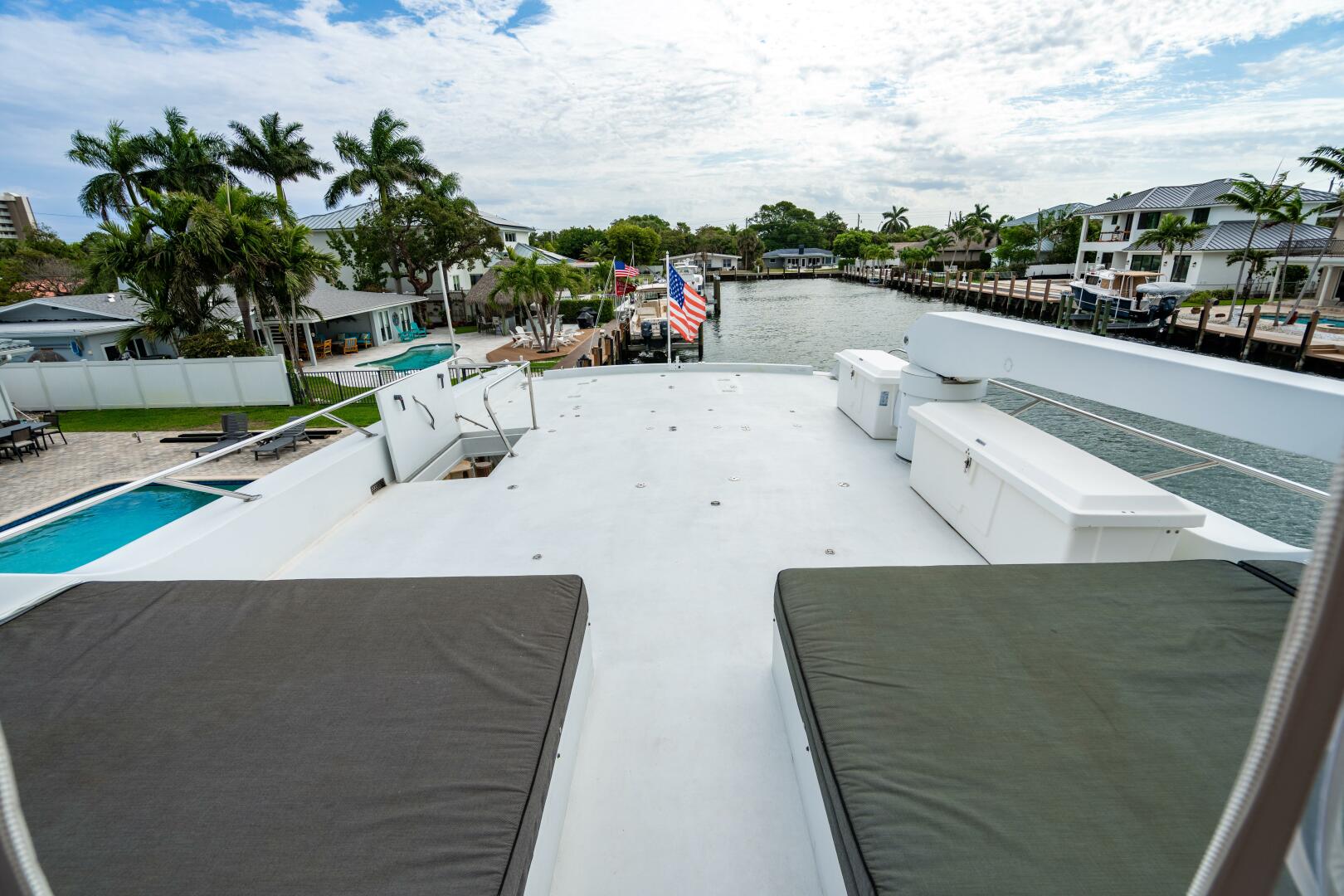 2001 Hatteras 100 Motor Yacht - Image 85