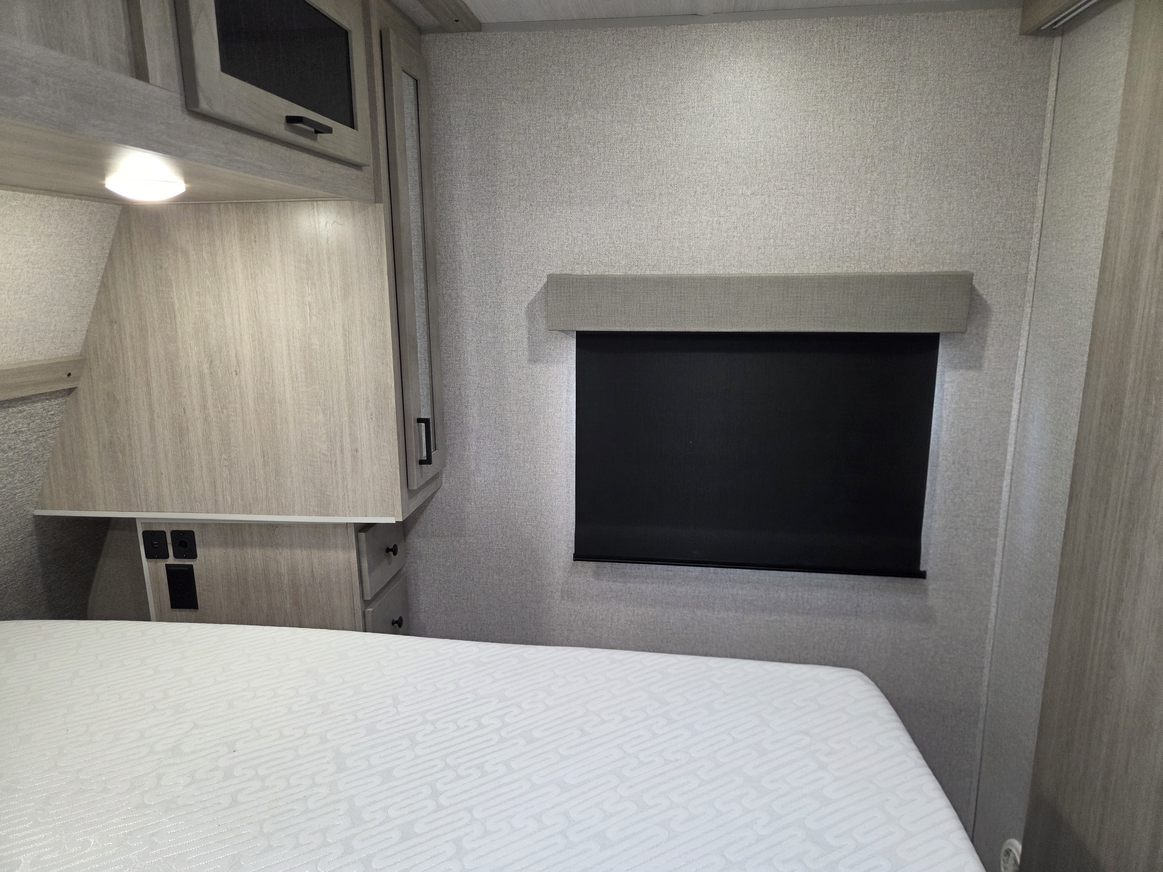 2024 East to West Alta 2600RB - Image 14