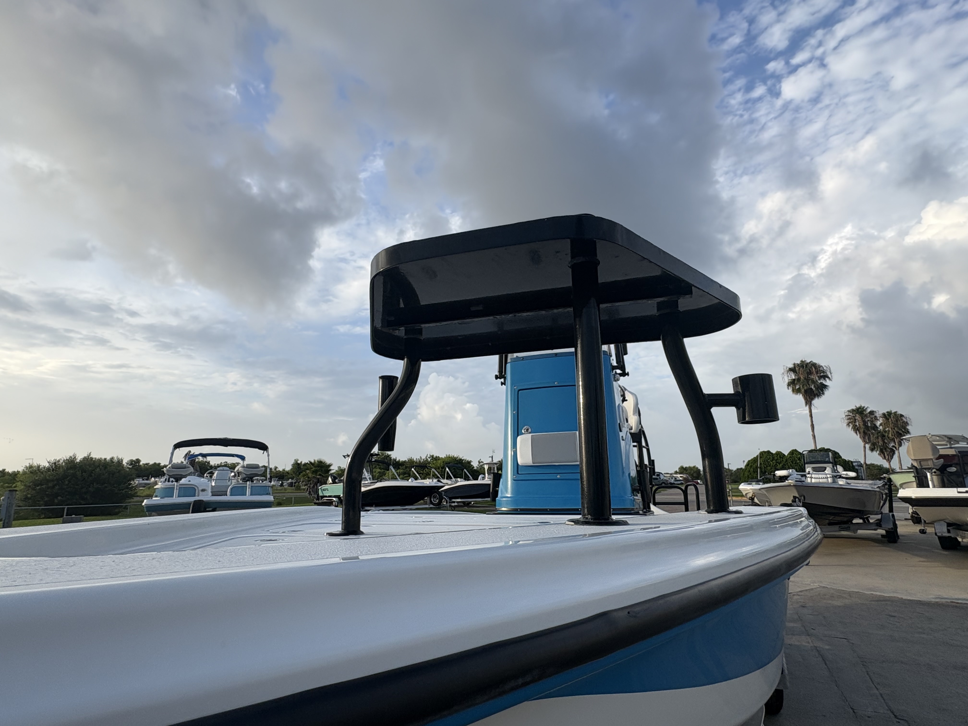 2019 TIBURON 2019 ZX25 - Image 8
