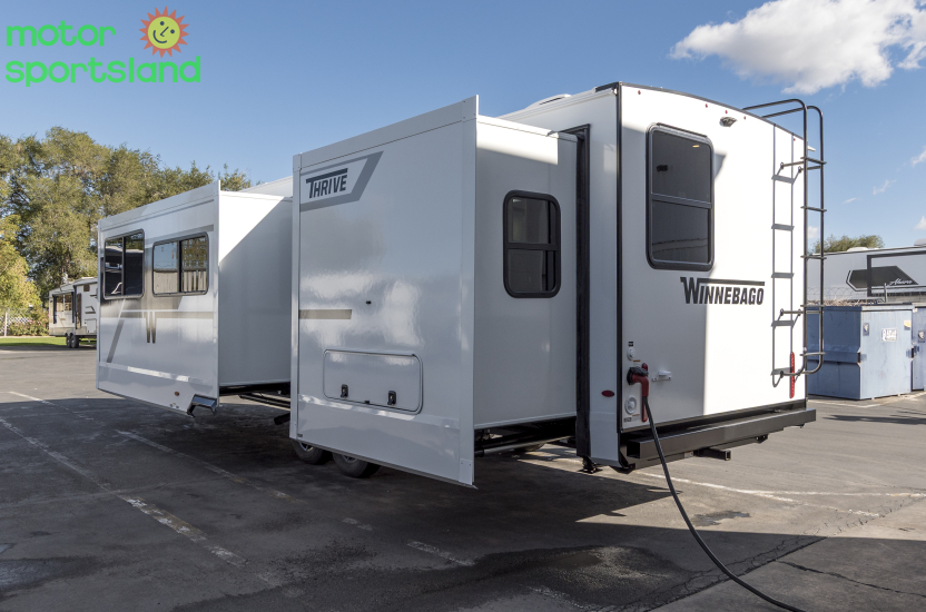 2026 Winnebago Thrive 26FKD - Image 5