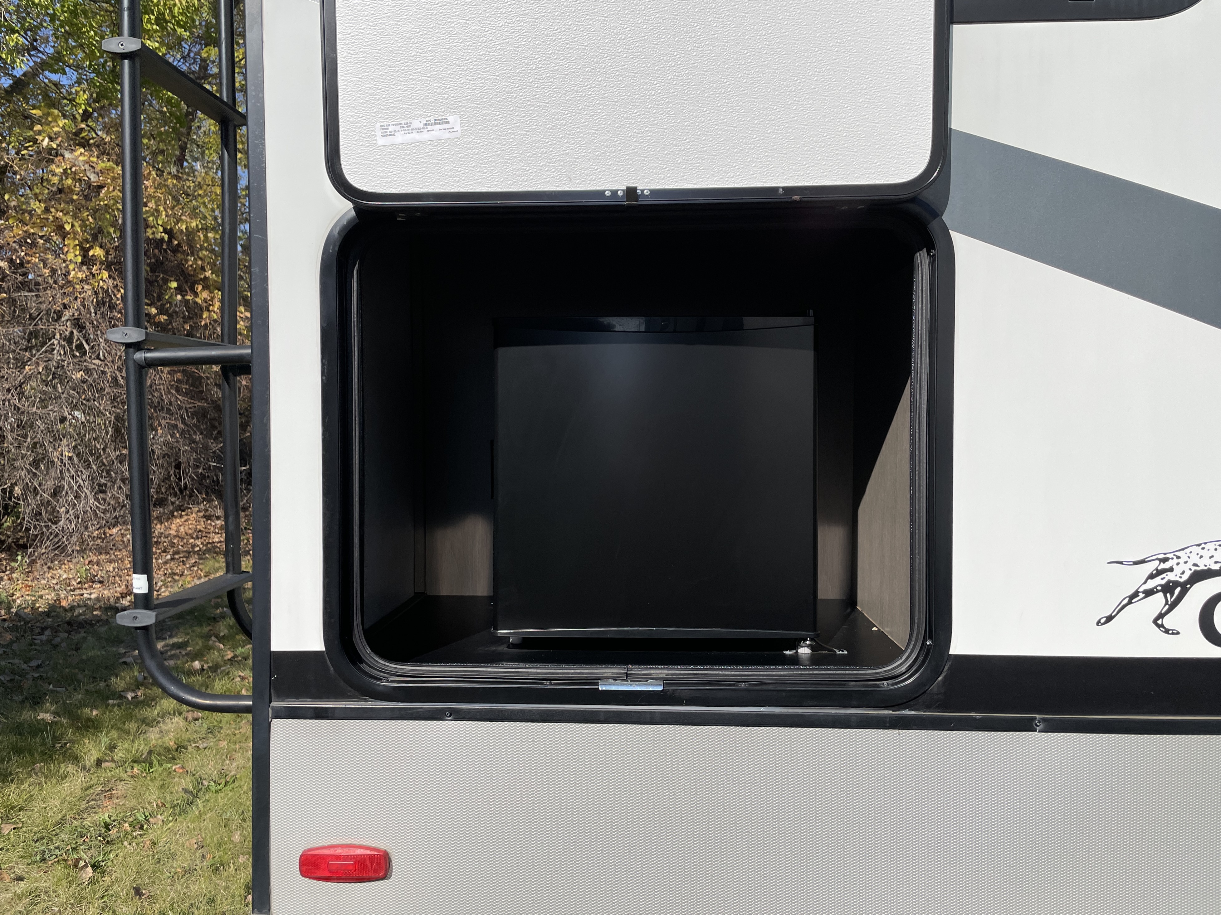 2022 Coachmen Chaparral 334FL - Image 3