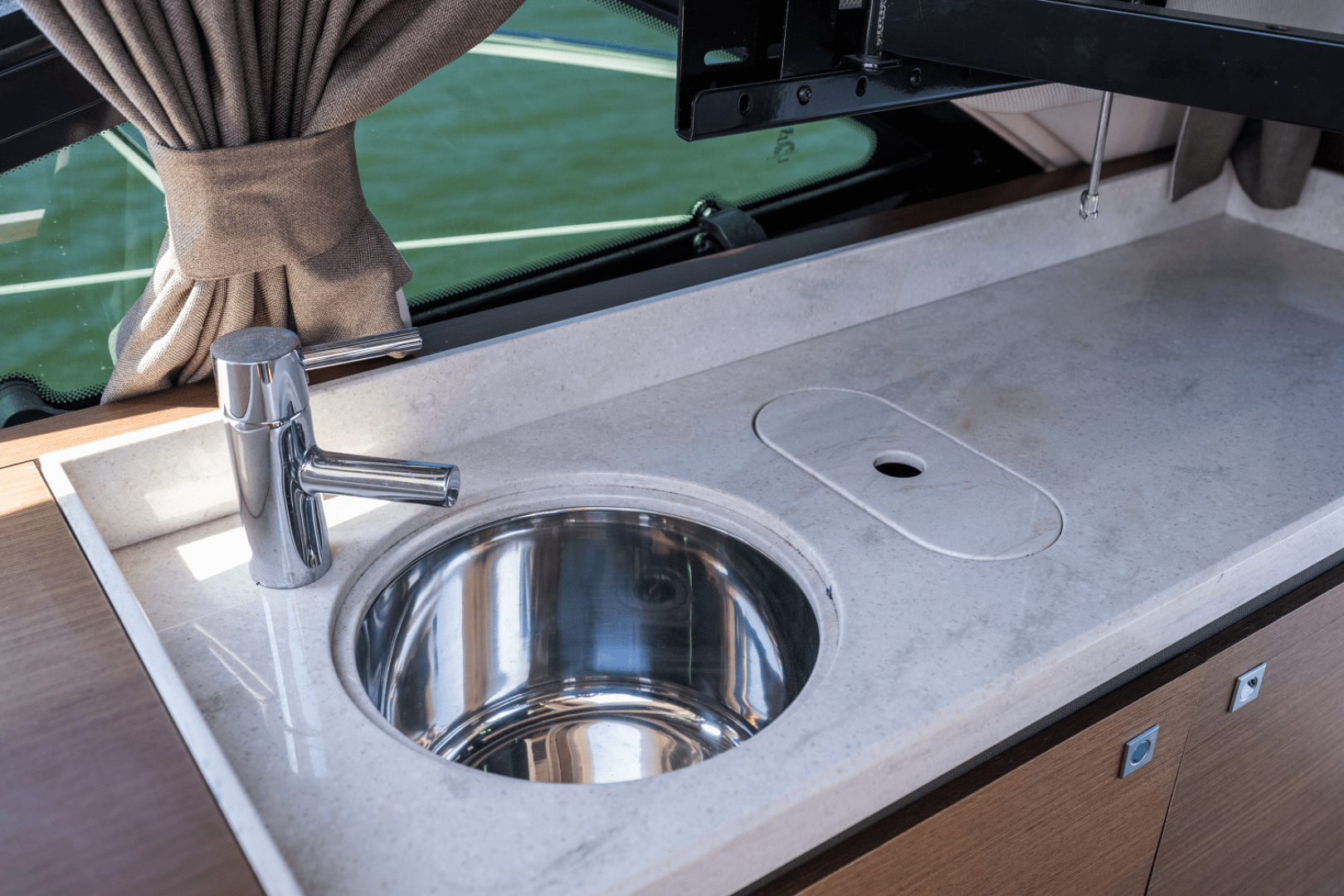 2013 Sea Ray 510 SUNDANCER - Image 10
