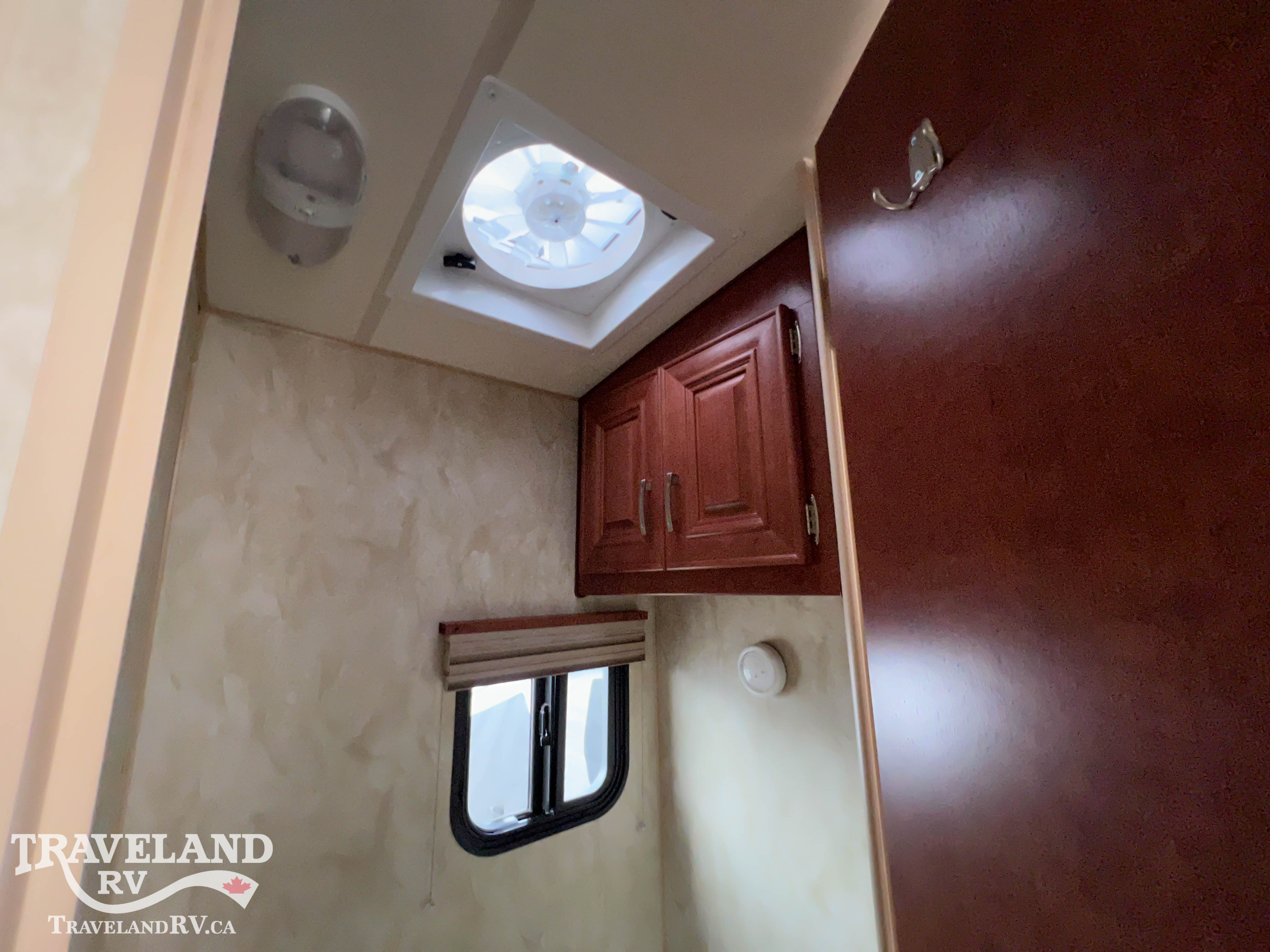 2018 Northwood Fox Mountain 235RLS - Image 17