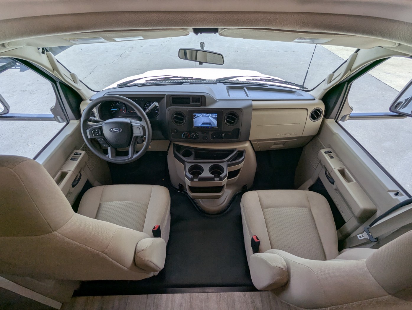 2025 Thor Motor Coach Four Winds 25V - Image 10
