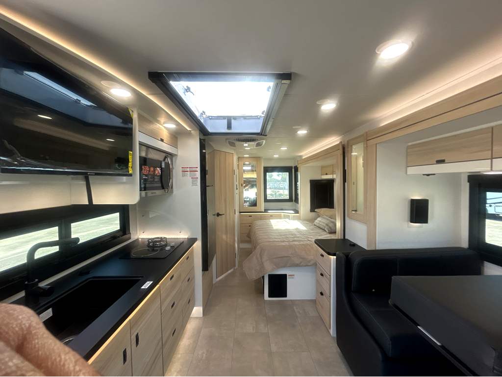 2027 ENTEGRA COACH QWEST 25L - Image 15