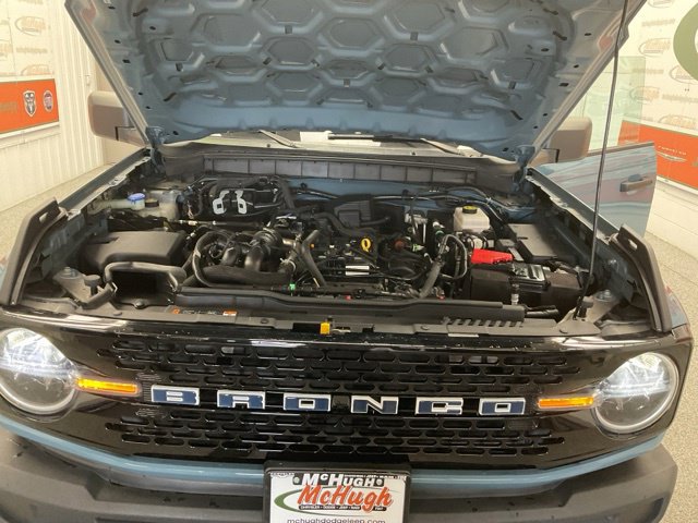 2022 Ford Bronco Utility 4D Black Diamond 4WD - Image 10