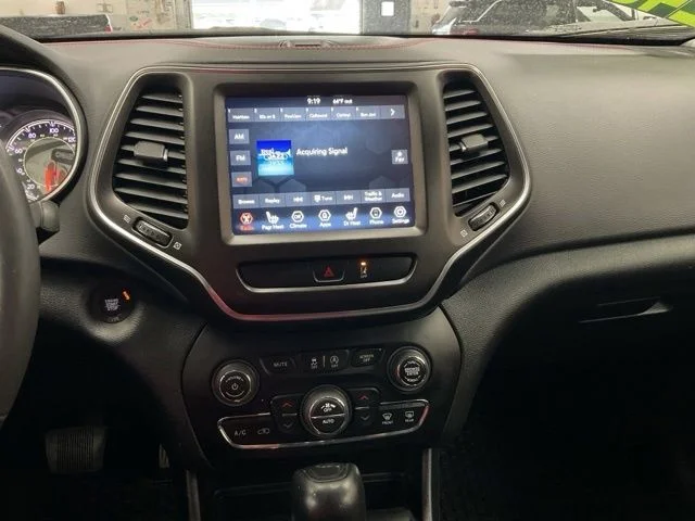 2022 Jeep Grand-Cherokee-L Laredo Altitude 4x4 - Image 18