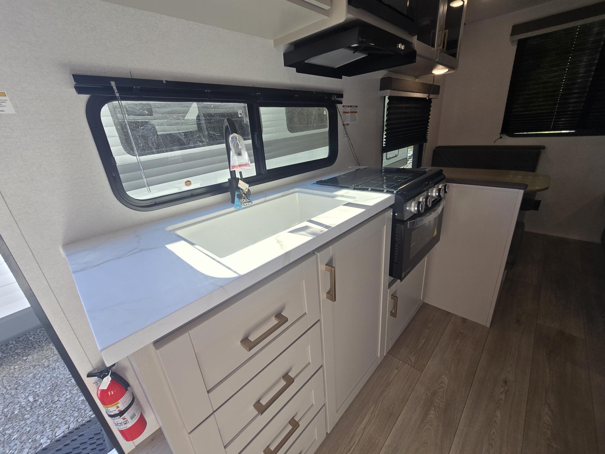 2027 Jayco Jay Flight SLX 210QB - Image 27
