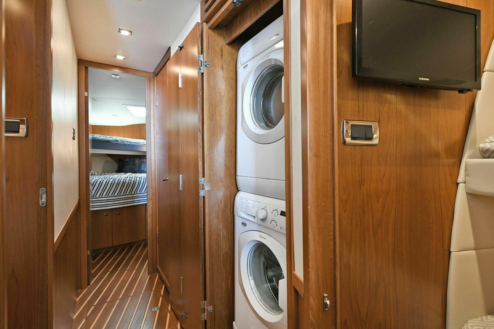 2015 Tiara Yachts 48 Convertible - Image 33