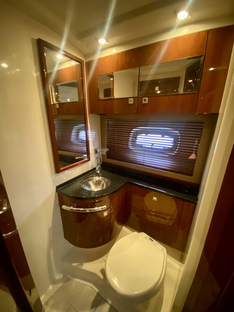 2010 Sea Ray 450 Sundancer - Image 63