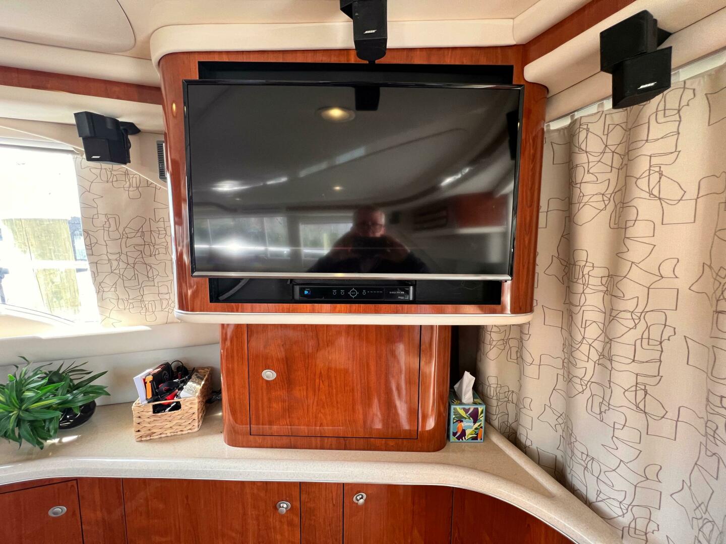 2004 Sea Ray 480 Sedan Bridge - Image 32