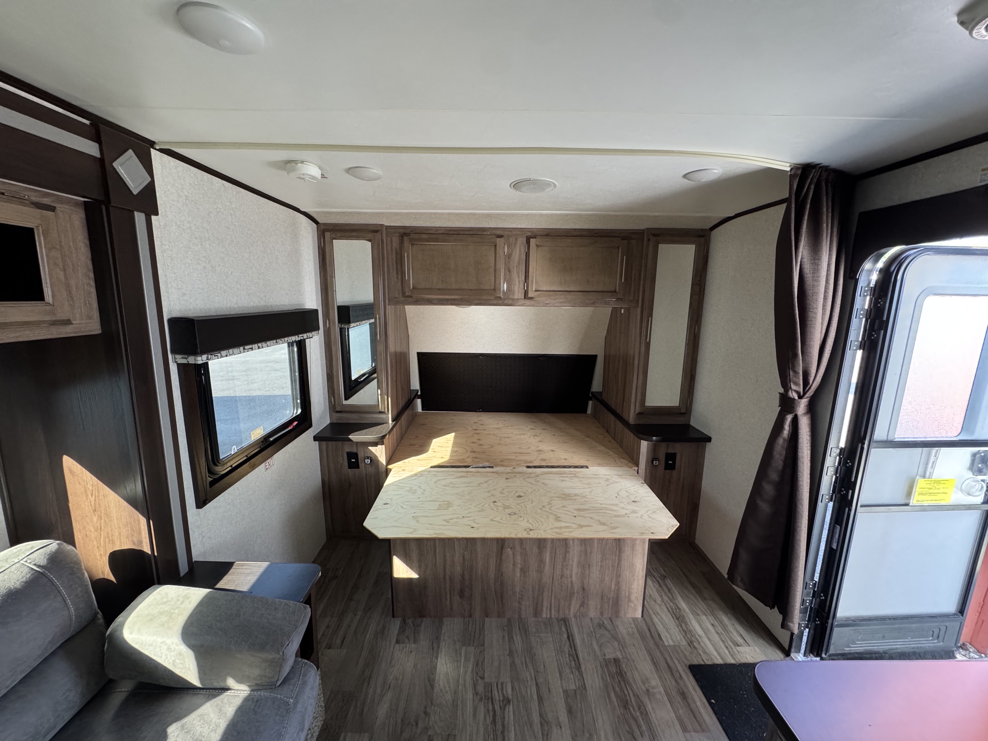 2019 JAYCO JAY FEATHER 23RB - Image 9