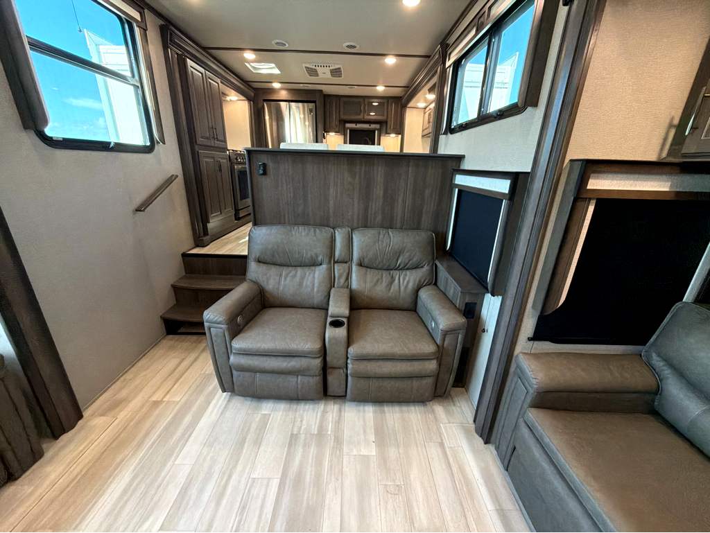 2022 GRAND DESIGN SOLITUDE 390RK - Image 12