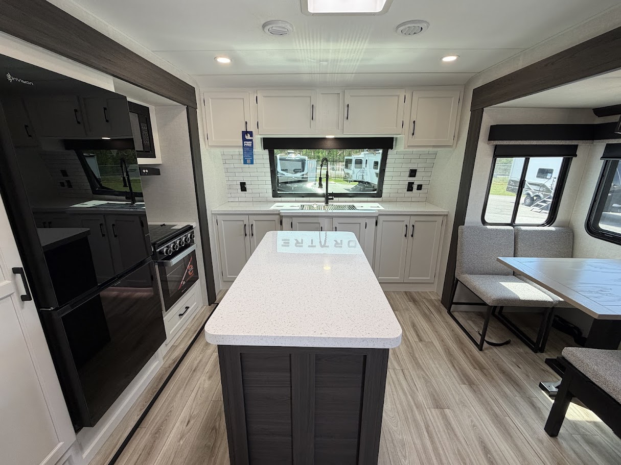 2026 VENTURE RV SPORTTREK 333VFK - Image 25