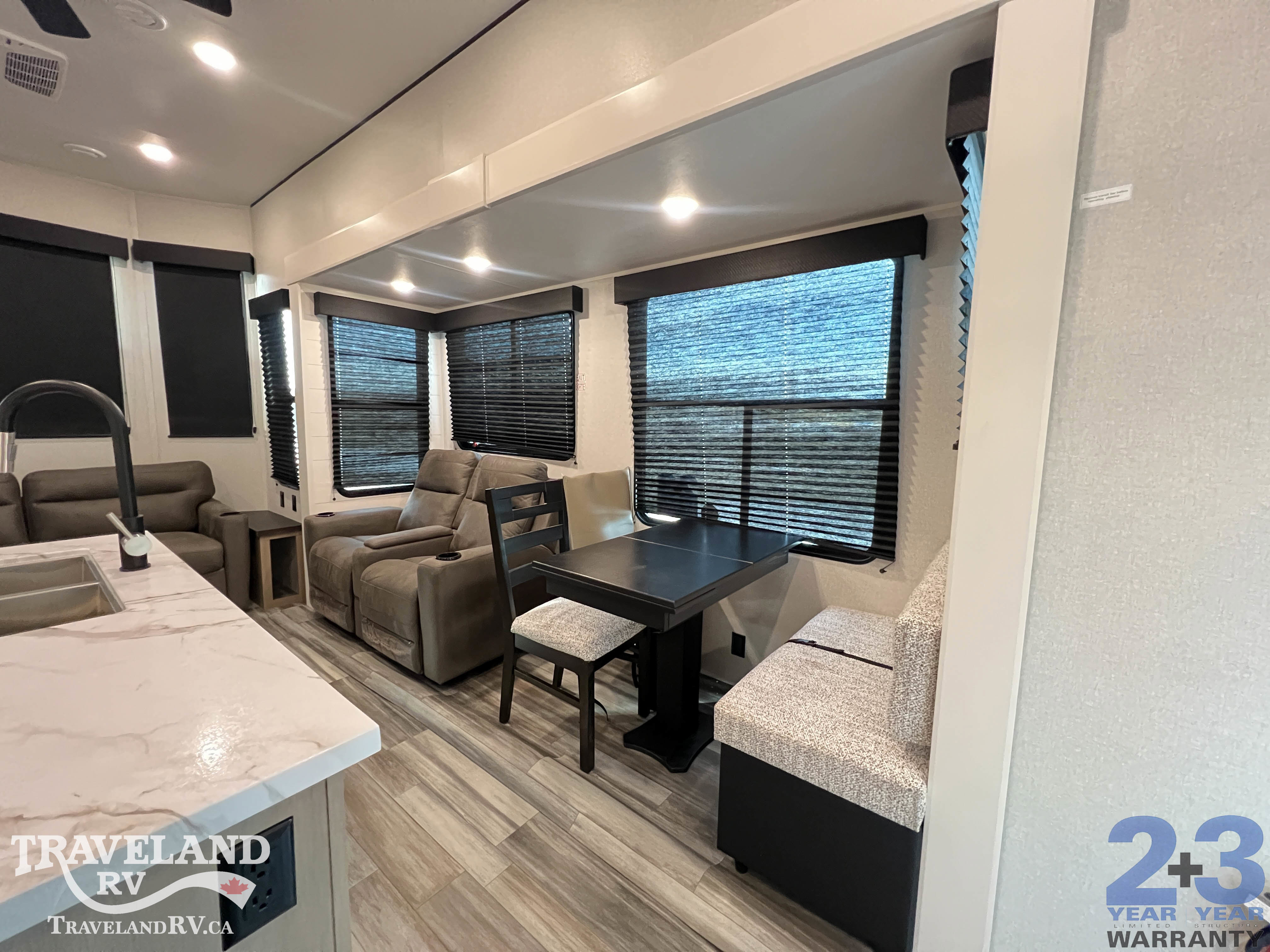2026 Jayco Jay Flight Bungalow 401LOFTDS - Image 10
