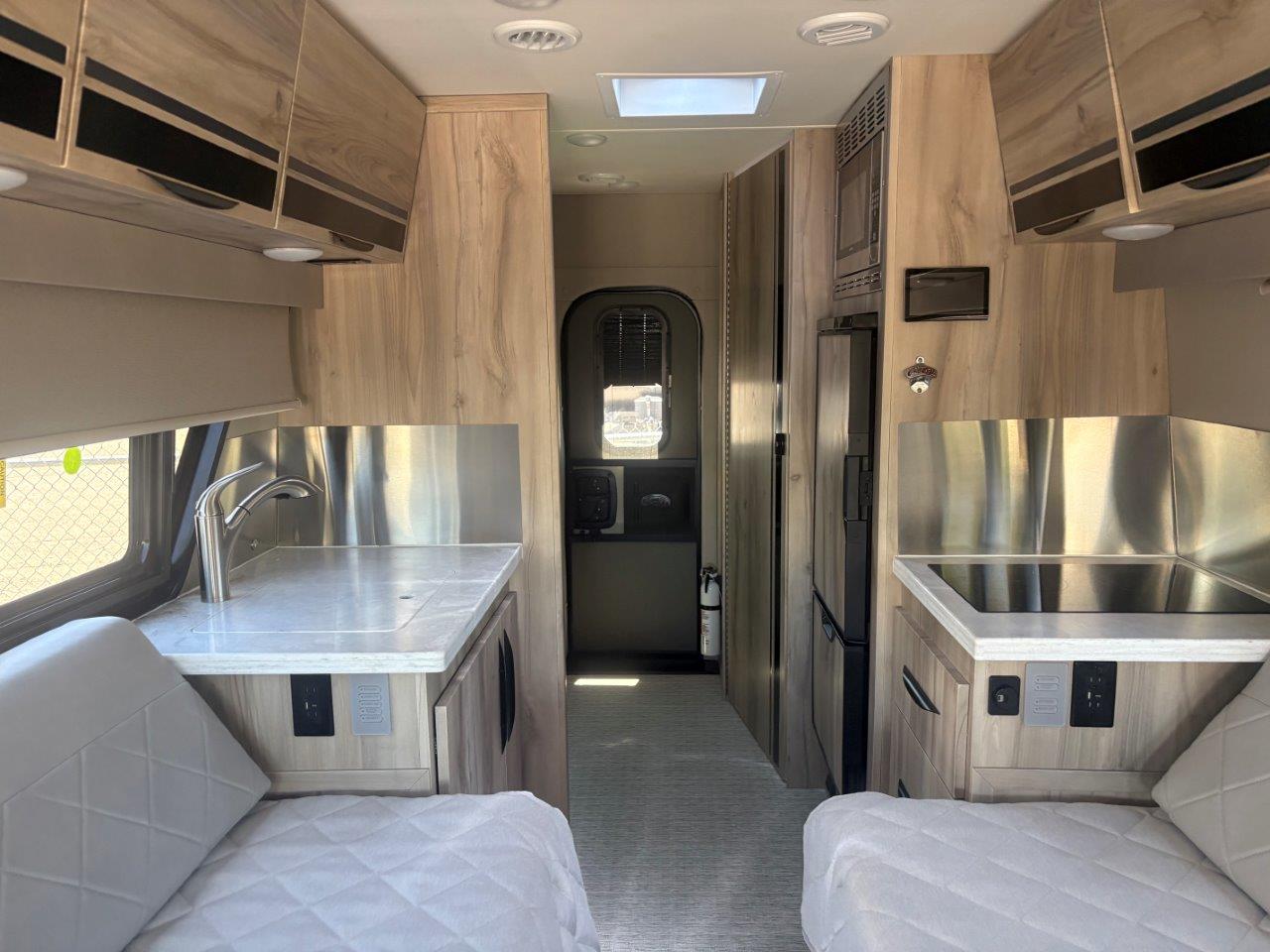 2027 Chinook Summit FTB - Image 5