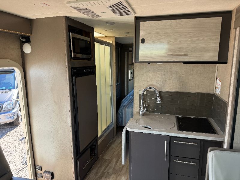 2019 Thor Motor Coach Compass 24SX - Image 8