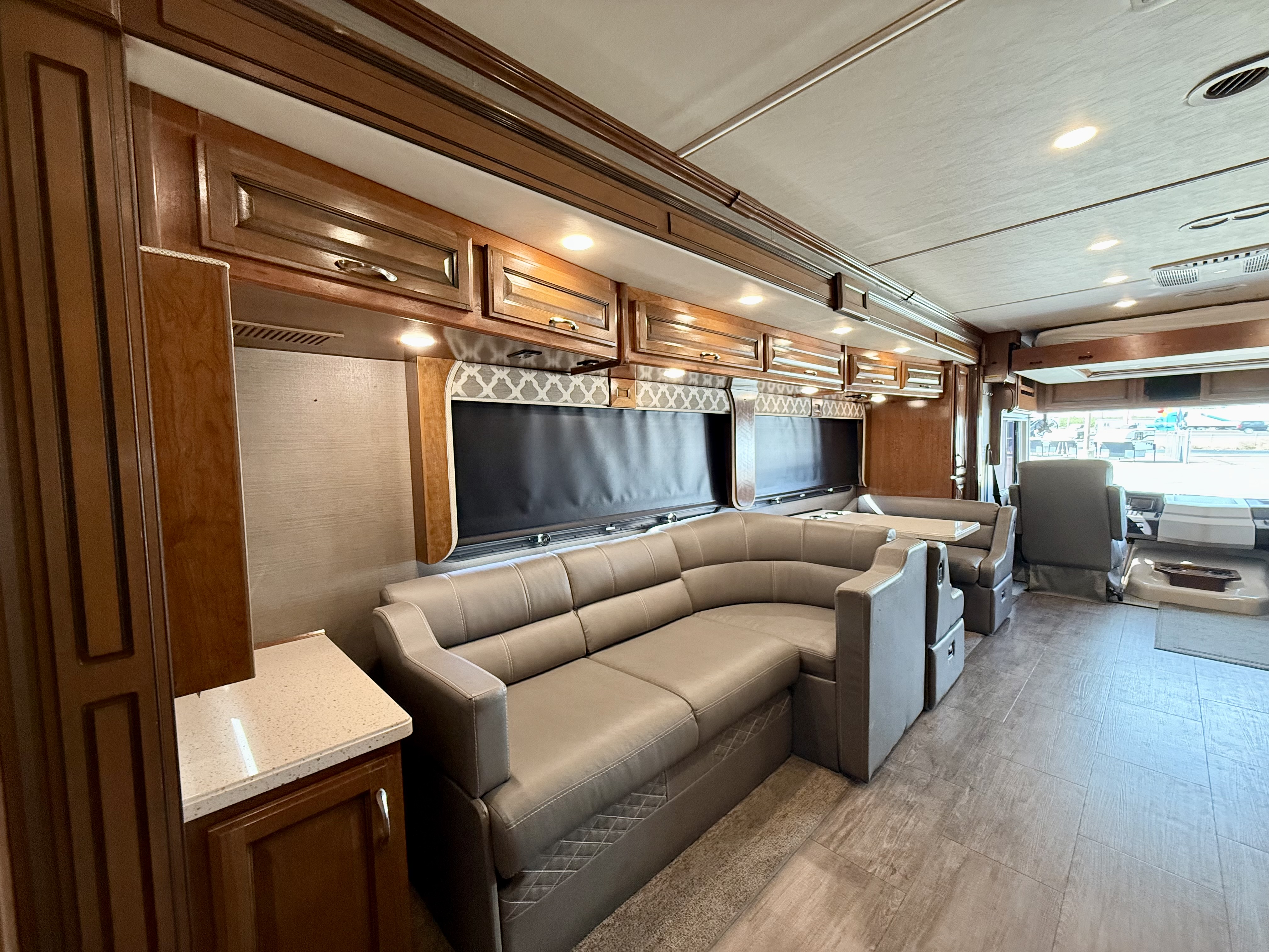 2018 Southwind 34C FULL BODY PAINT - Image 18