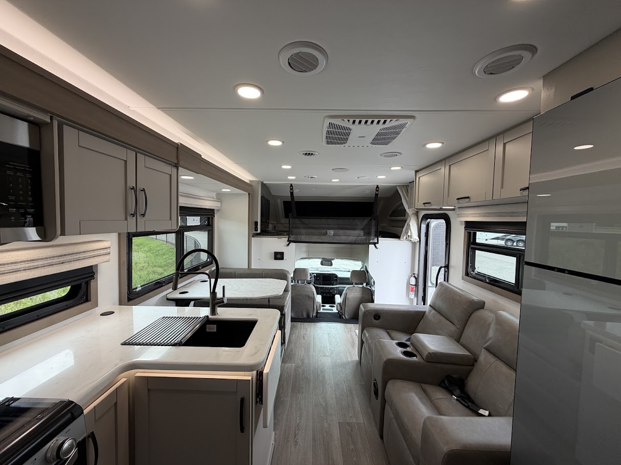 2027 JAYCO GREYHAWK XL 32U - Image 10