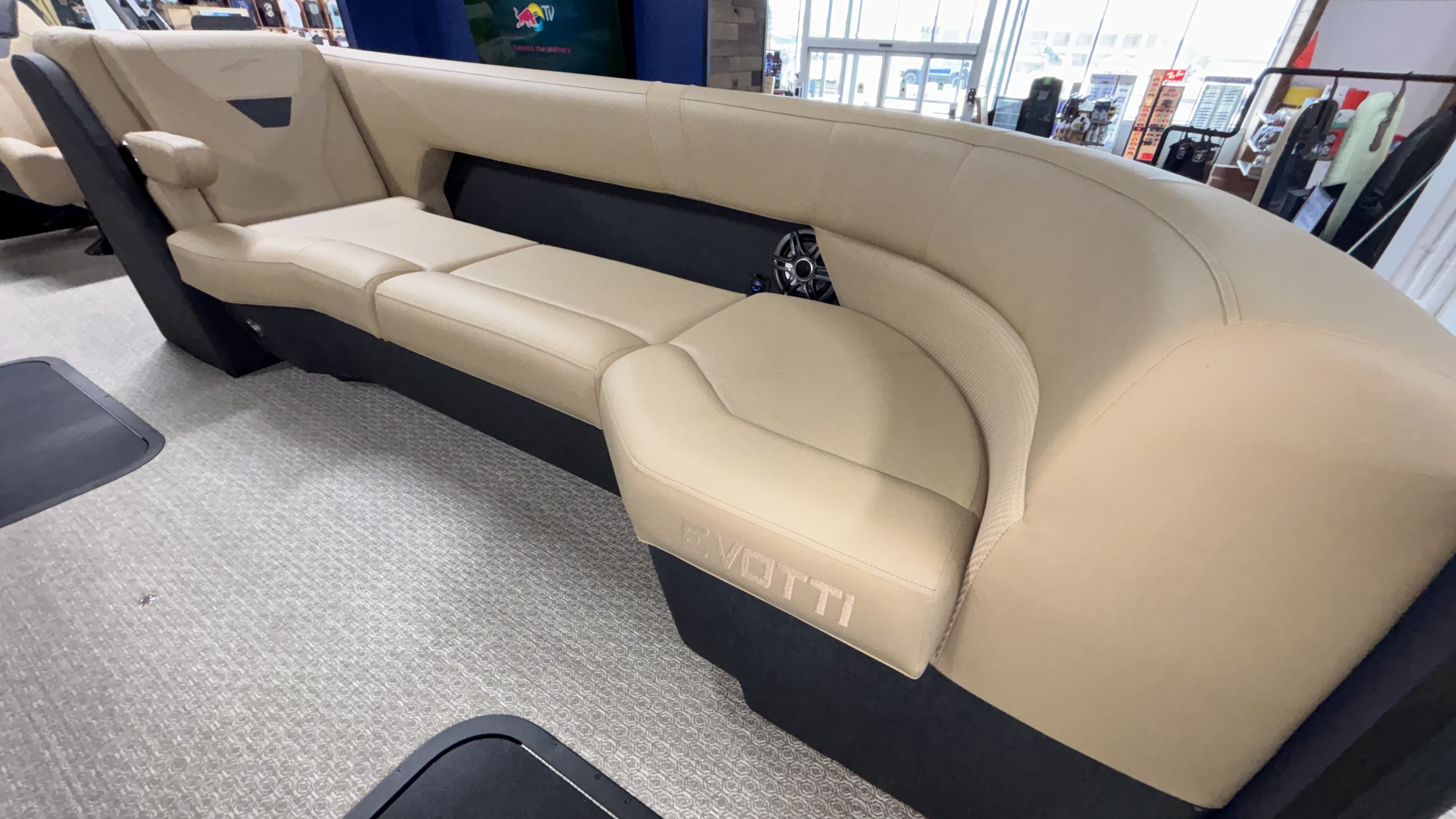 2026 Evotti 525 Quad Lounge - Image 31