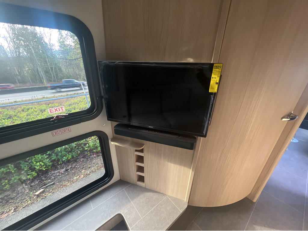 2026 Leisure Travel Unity U24RL - Image 10
