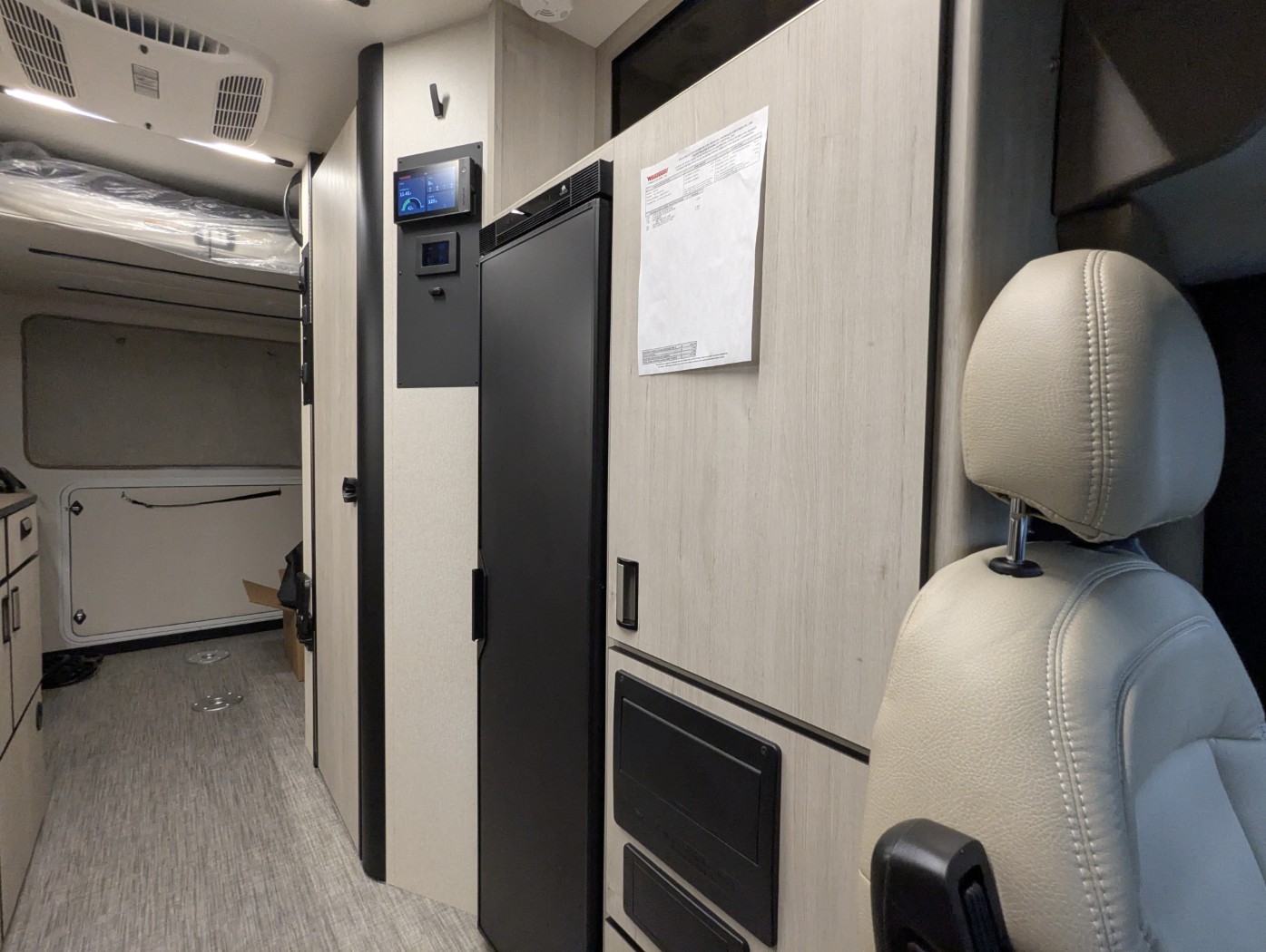 2027 Winnebago Elora 19DC - Image 15