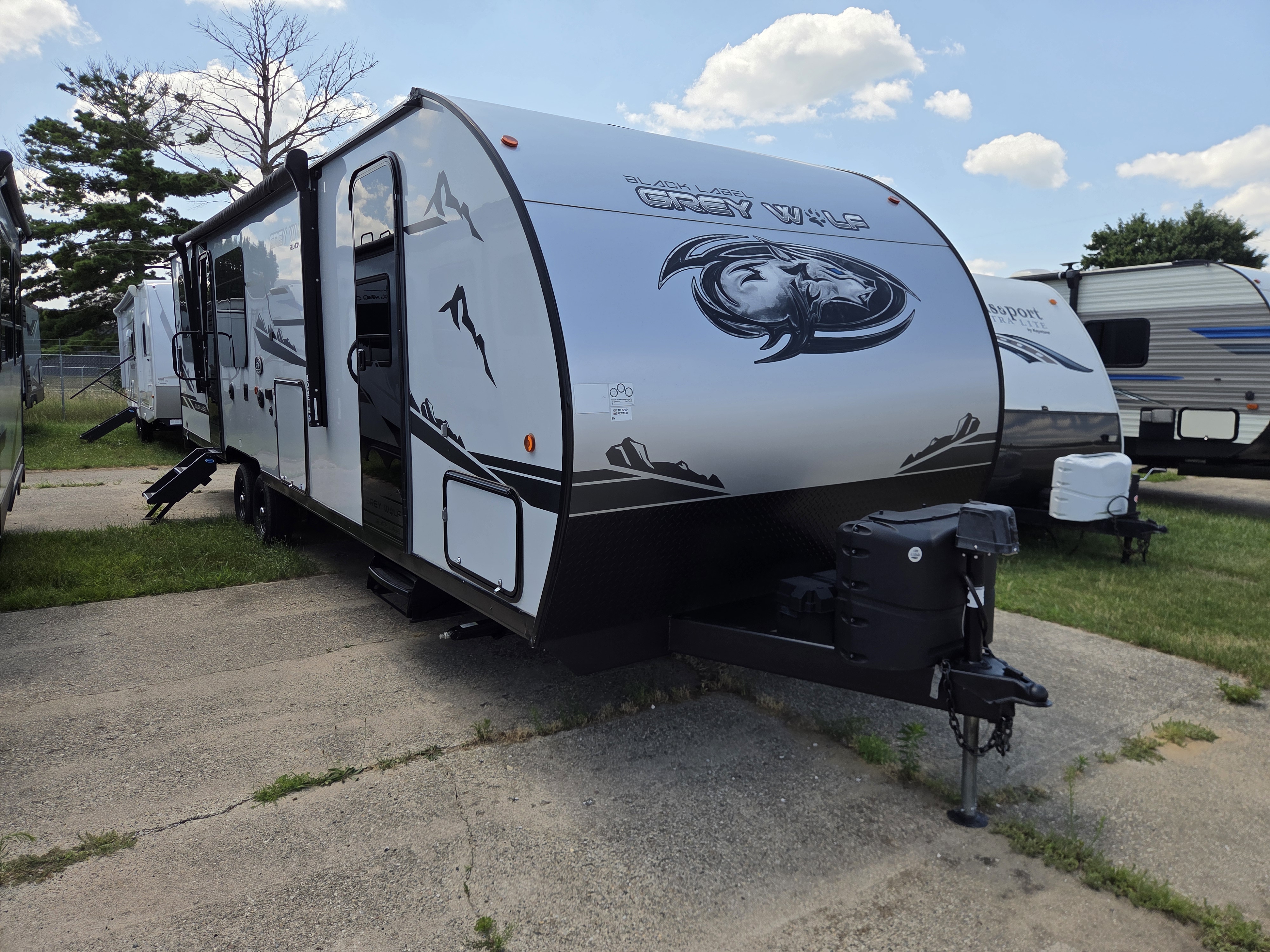 2022 Forest River Cherokee Grey Wolf 26MBRRBL - Image 1