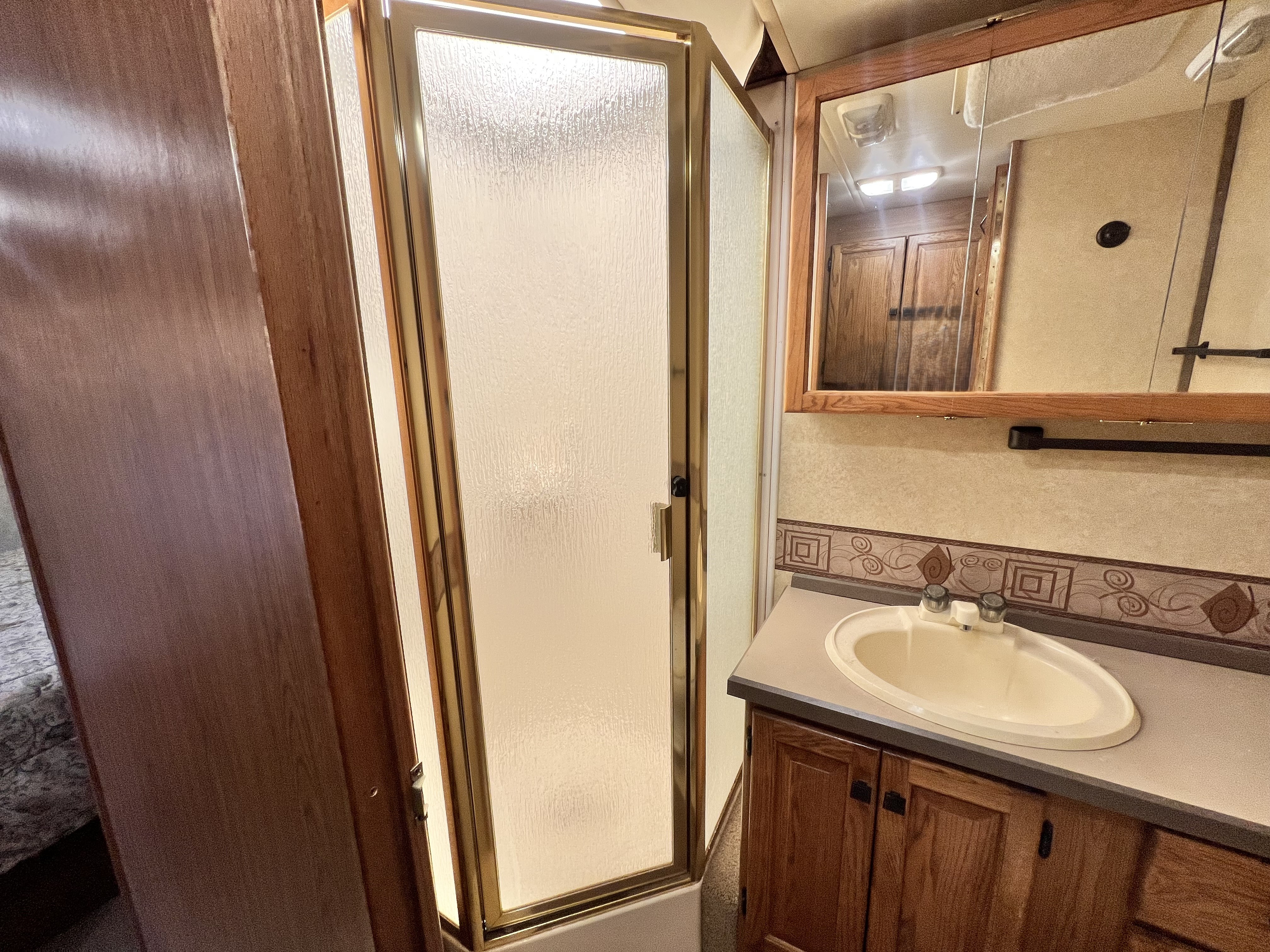 2005 Tiffin Allegro Bay 34XB - Image 24