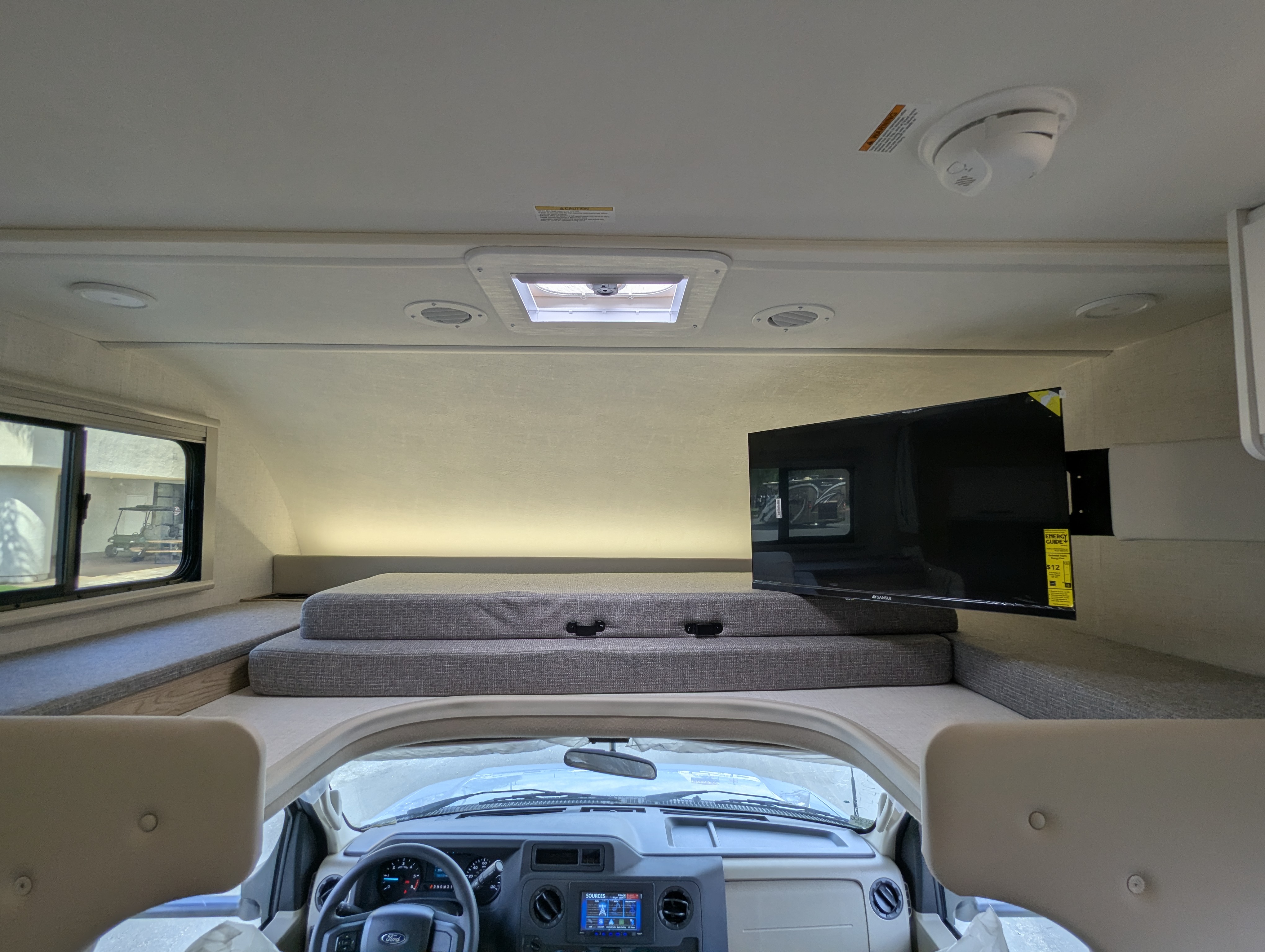2027 Thor Motor Coach Four Winds 25Z - Image 13