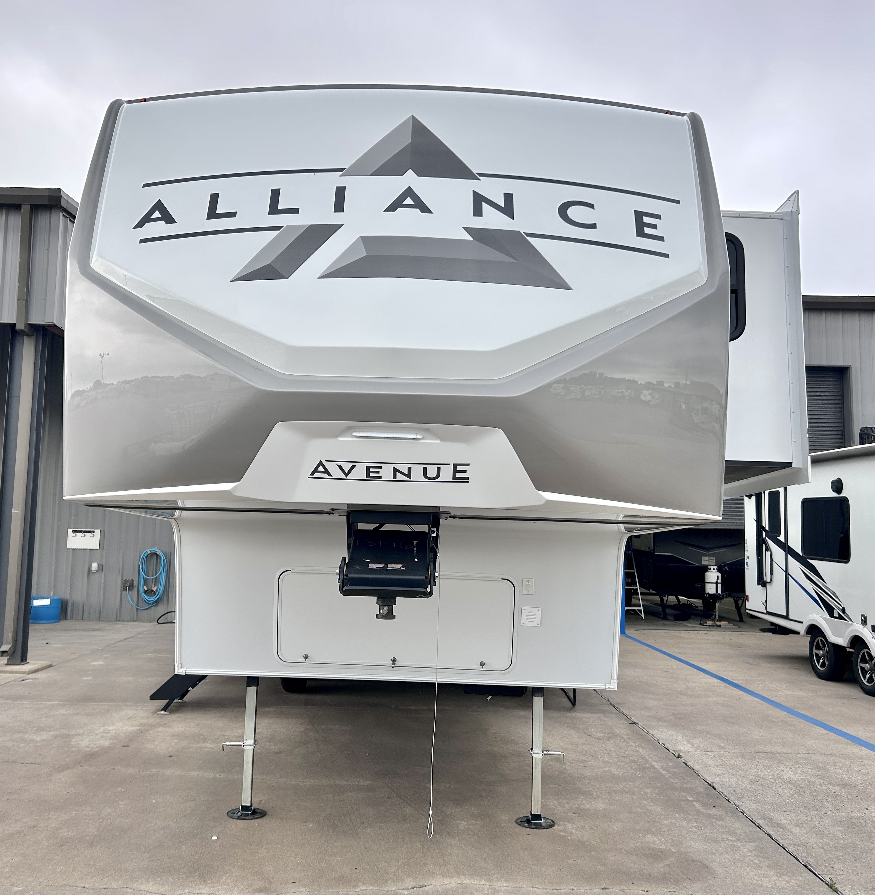 2026 Alliance RV Avenue 32RLS - Image 3