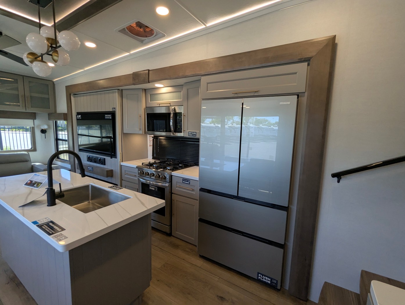 2026 Alliance RV Paradigm 340RL - Image 8