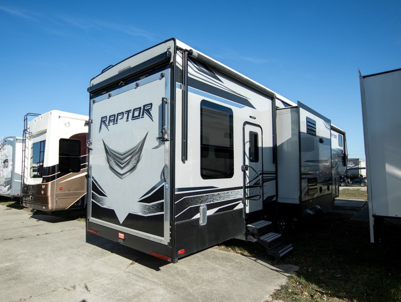 2018 Keystone Raptor 362TS - Image 2